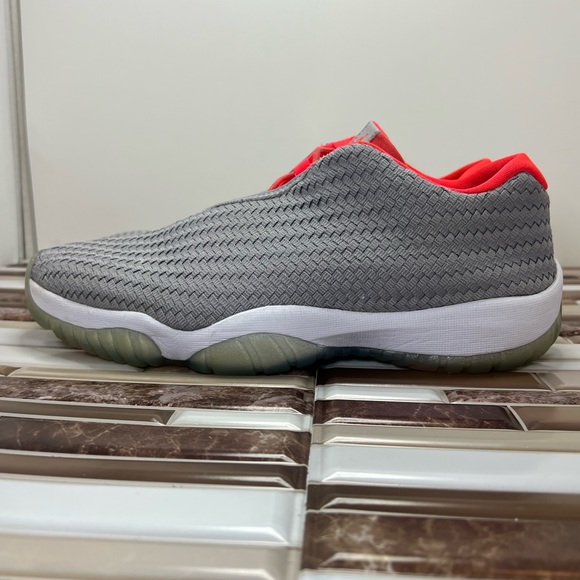 Jordan Future Low wolf gray infrared. Men’s Size 9.5 - Picture 6 of 17